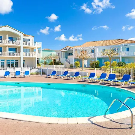 Cozy Coastal Apartment W Pool * Château-dʼOlonne